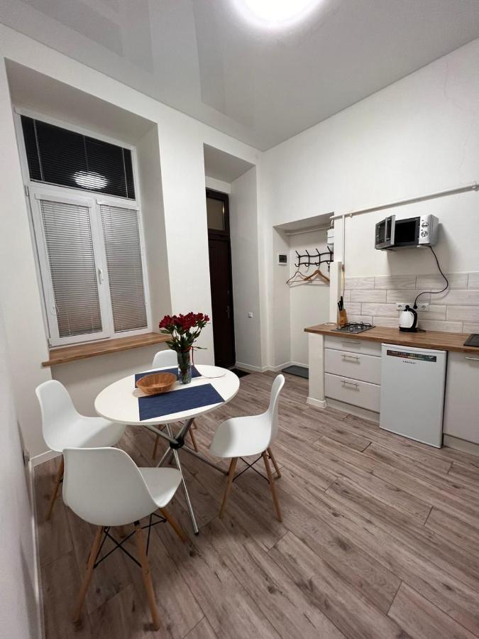 Transfer Apartament І.Franka 59 Leopoli Esterno foto